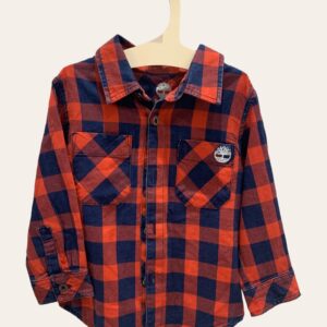 Chemise à carreaux rouge et bleu